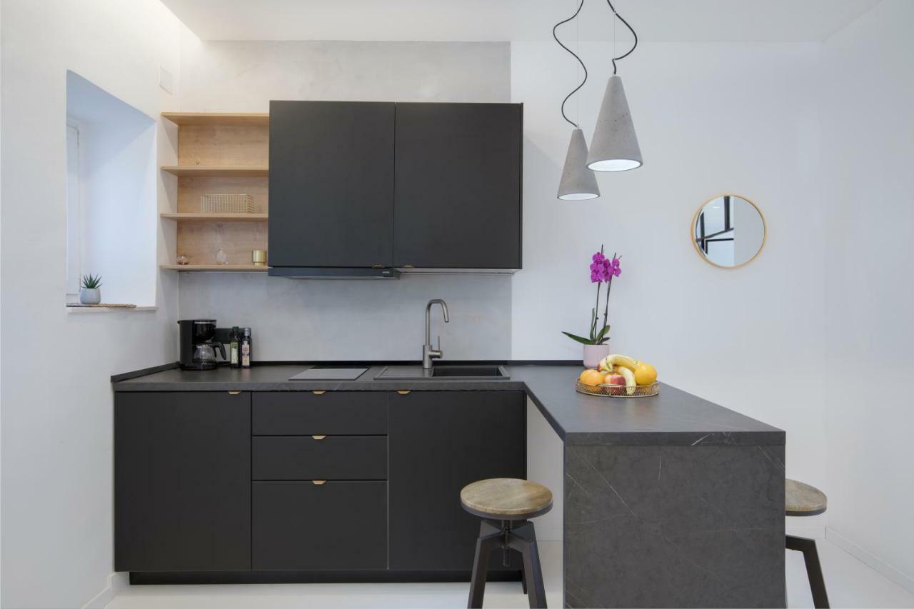 Twins Idola Apartments Pula Luaran gambar