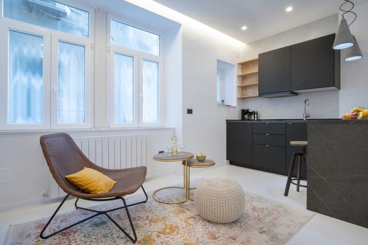 Twins Idola Apartments Pula Luaran gambar