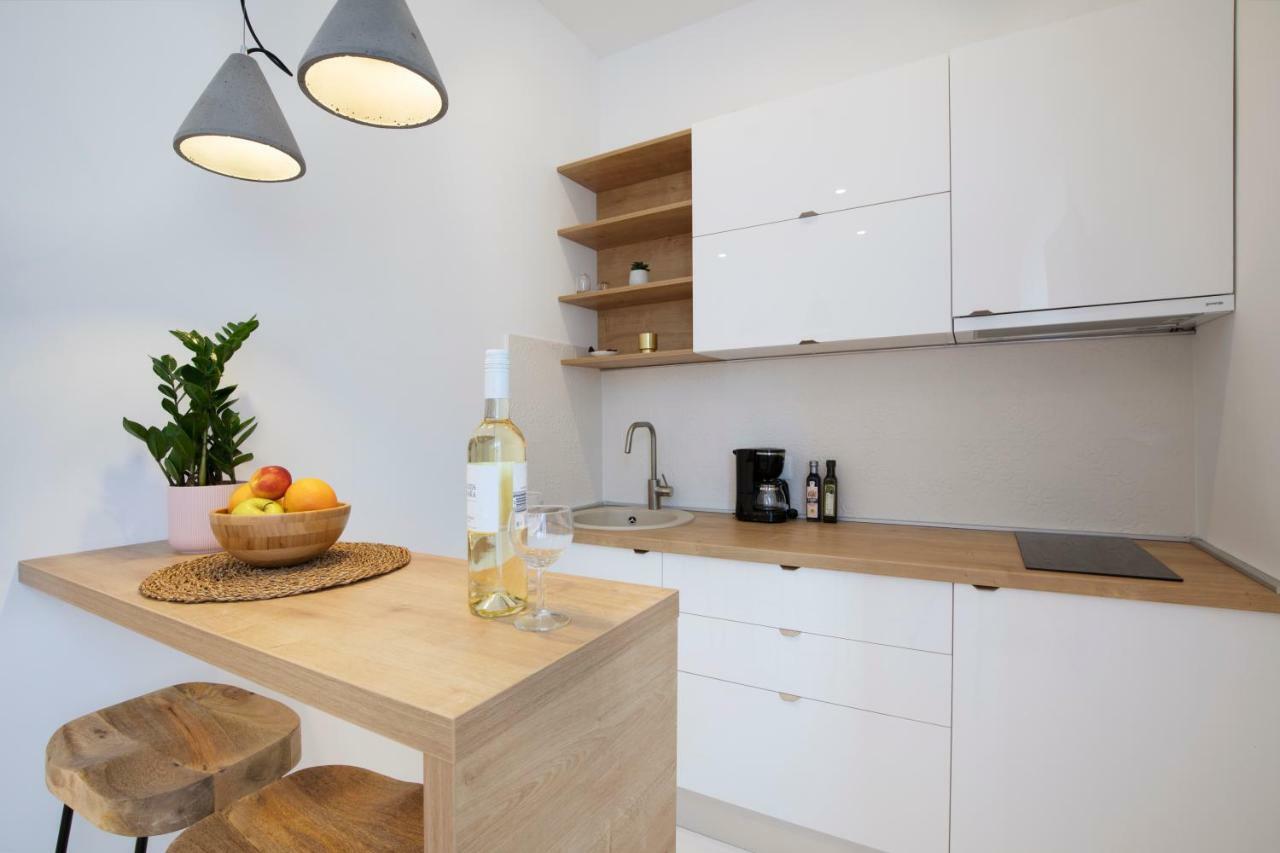 Twins Idola Apartments Pula Luaran gambar