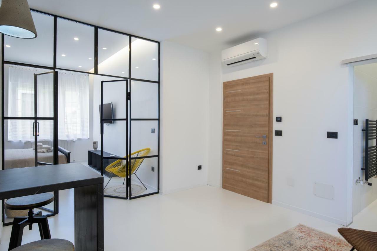 Twins Idola Apartments Pula Luaran gambar